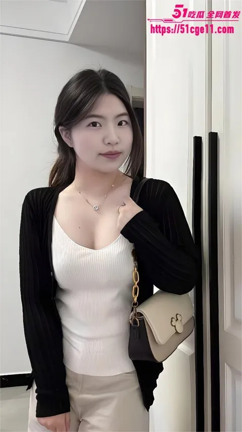 山东丰满美女 白艳娇 性爱合集 2 山东丰满美女 白艳娇 性爱合集 2