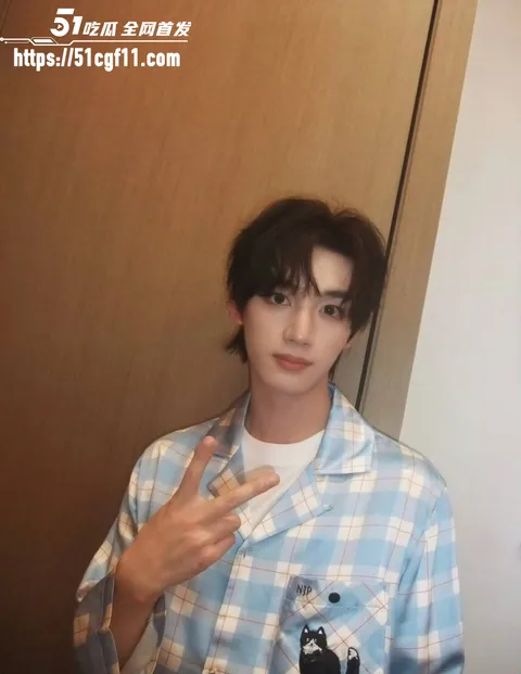 时代少年团丁程鑫恋爱期间劈腿02 时代少年团丁程鑫恋爱期间劈腿02
