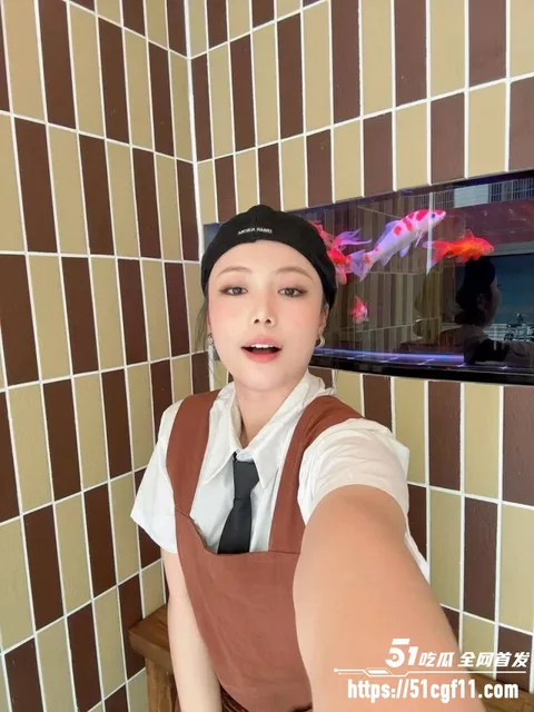 嘉兴甜品店服务员 李舒艳 1 嘉兴甜品店服务员 李舒艳 1