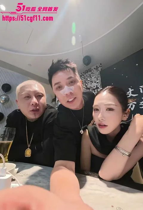 千万粉网红方丈直播自曝婚内多次出轨1 7 千万粉网红方丈直播自曝婚内多次出轨1 7