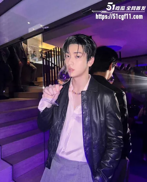 韩国TXT男团崔秀彬脚踏多船被前男友曝光06 韩国TXT男团崔秀彬脚踏多船被前男友曝光06