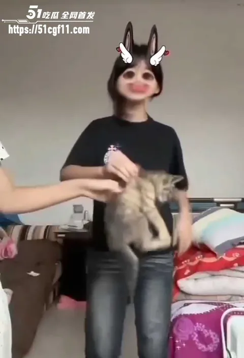 快手两个女生虐猫 5 拷贝 快手两个女生虐猫 5 拷贝