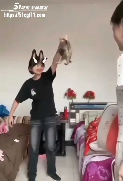 快手两个女生虐猫 6 拷贝 快手两个女生虐猫 6 拷贝