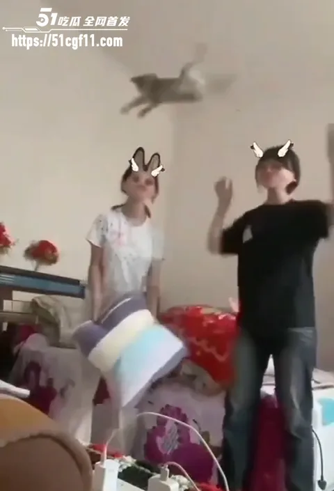 快手两个女生虐猫 7 拷贝 快手两个女生虐猫 7 拷贝